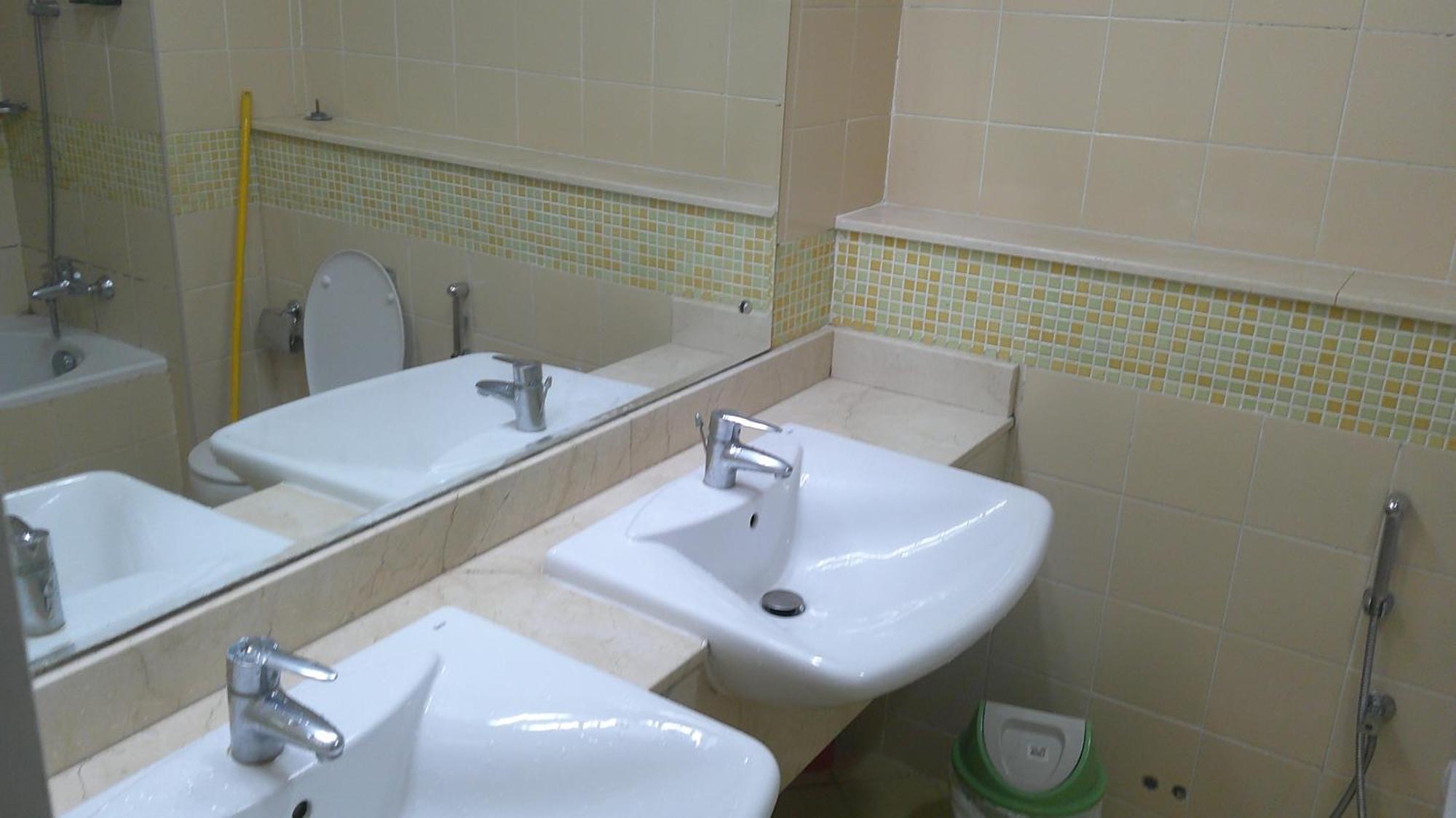 Ruby Star Hostel Dubai F2 Экстерьер фото